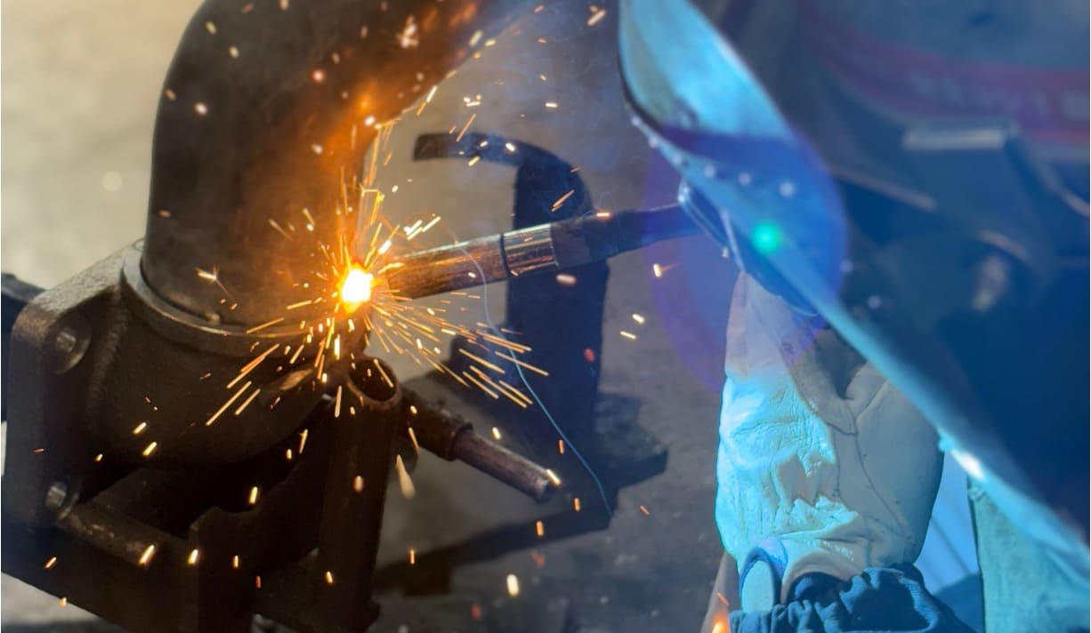 大阪工場視察|材料調達から納品まで!充実の設備と活気に満ちた小松チューブエンジニアリングの工場見学