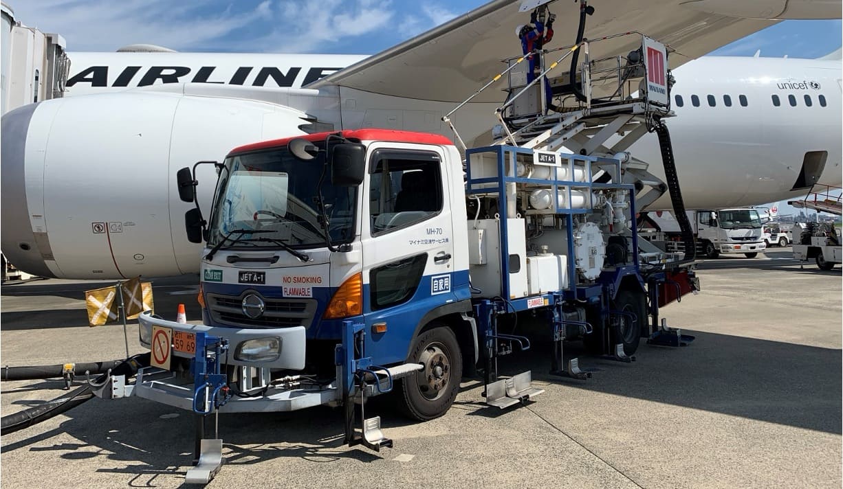 OSF職場見学｜潜入！空のインフラ！安全運航を支えるプロの技、航空機給油作業